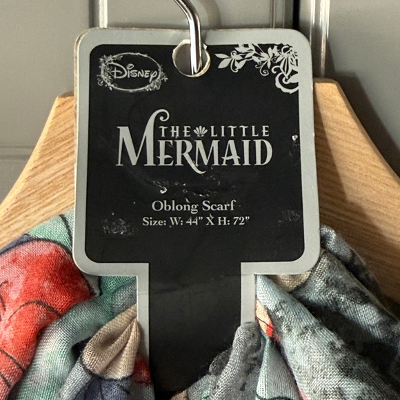 Disney Loungefly The Little Mermaid Characters Print Oblong Scarf, 72x44 (NWT) - Picture 4 of 14